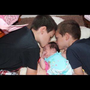 Meet your Posher, Tangi